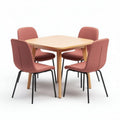 Table carrée en bois clair avec quatre chaises en tissu rose dimensions 75 x 75 x 75cm
